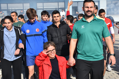 Siverek’te Spor Lisesi Öğrencileri Engelli Arkadaşlarıyla Keyifli Bir Etkinlik Düzenledi