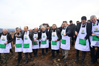 Harmancık’ta Tohum Atma Şenliği: “Yanmış Topraklara Umut Serpildi”