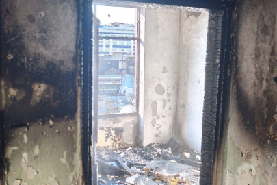 Adana'da apartmanda çıkan yangın paniğe yol açtı