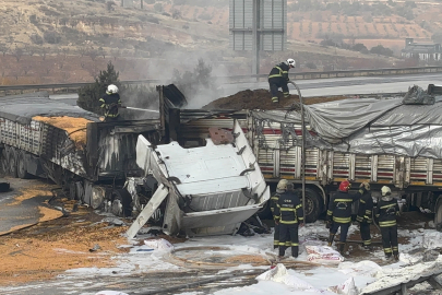 TAG Otoyolu’nda feci kaza: Çarpışan 3 tır alev alev yandı