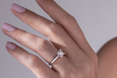 Blue Diamond: Zarafeti Yansıtan Pırlanta Mücevherler