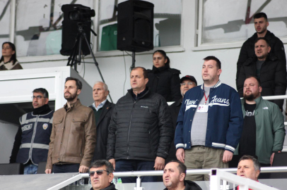 İznikspor’dan Farklı Galibiyet: Bozansporu 6–1 Mağlup Ettiler