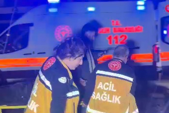 Park halindeki tıra çarpan motosiklet sürücüsü ağır yaralandı