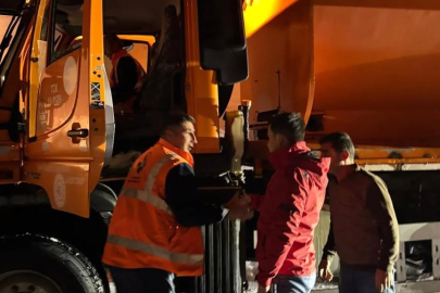 3 Bin Rakımlı Karabet Geçidi'nde Kar Yağışı Sürücülere Zor Anlar Yaşattı