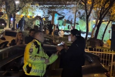 Kadın sürücü 1.96 alkollü çıkınca öfkelendi, polis ekiplerine hakaret etti