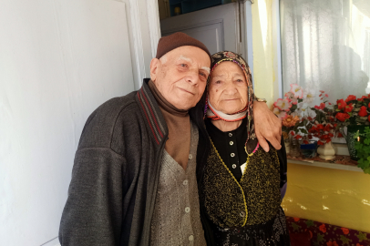 32 yıl sonra mavişlerinden gözyaşı dökerek ayrıldılar!