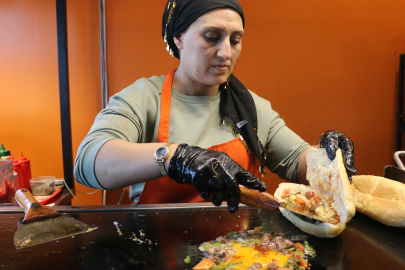 Fast Food İşletmesinde Sadece Kadın Çalışanlarla Destek Sağlıyor