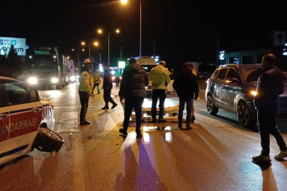 Çorum’da kırmızı ışıkta zincirleme kaza: 2 jandarma personeli yaralandı
