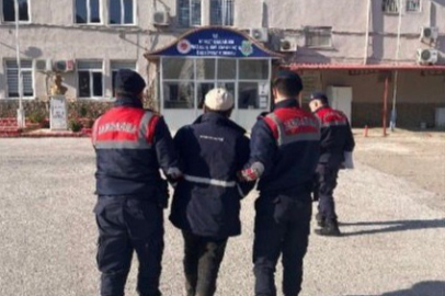 Yatakların arasına saklandı, jandarmadan kaçamadı