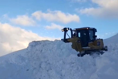 Kato Dağında kardan kapanan yollar ekiplerce tek tek açılıyor