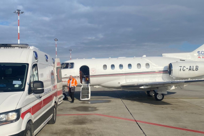 Ağrı’da anne ve bebeği ambulans uçakla sevk edildi