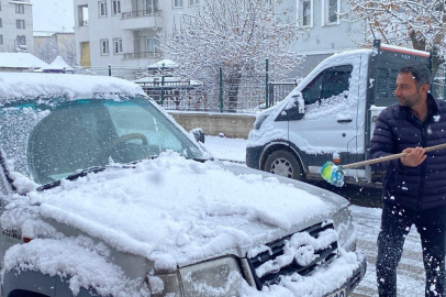 Sabah uyanan vatandaşlar beyaz örtüyle karşılaştı...