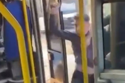 Otobüste Satırlı Saldırı...