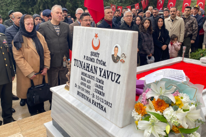 Bursalı Piyade Komando Üsteğmen Tunahan Yavuz, şehadetinin 3. yıl dönümünde Mudanya'daki şehitlikte dualarla anıldı