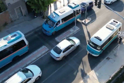 Trafik kurallarını hiçe sayan dolmuş kamerada