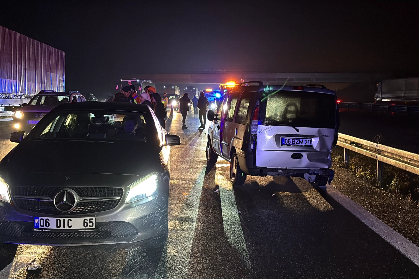 TEM’in Bolu geçişinde 3 araç çarpıştı: 7 yaralı