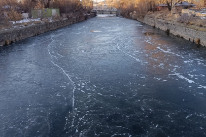 Kars, bu yılın en dondurucu günlerini yaşıyor