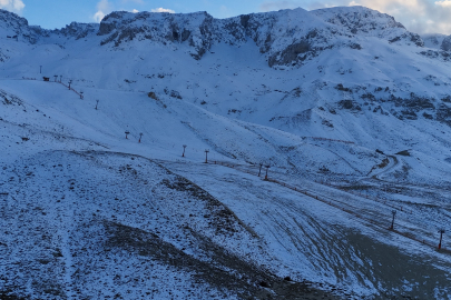 Kar bekleyen Davraz Kayak Merkezi'nde bu sezon hedef 350 bin ziyaretçi
