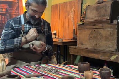 Osmaniyeli öğretmen babaevini atölyeye dönüştürdü