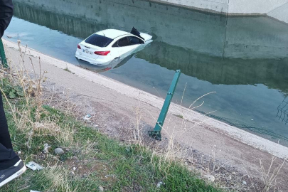 Otomobil Su Kanalına Uçtu: 1 Yaralı