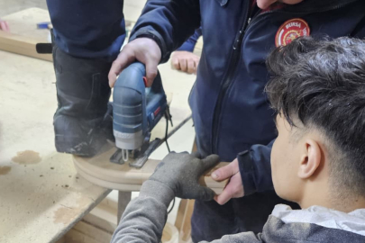 İnegöl’de İş Kazası! Elini Tahtaya Çaktı