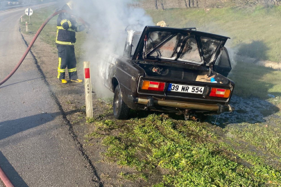 Seyir Halindeki Otomobil Alev Topuna Döndü