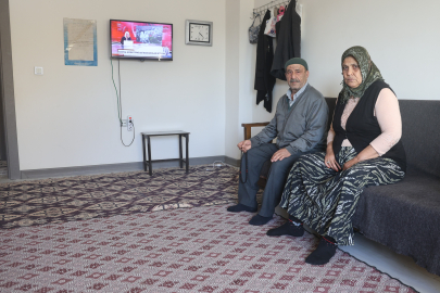 Hatay'da Depremzedeler, TOKİ Konutlarına Yerleşiyor ve Bakan Murat Kurum'a Övgüler Yağdırıyor