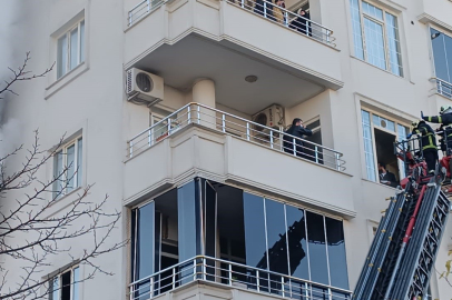 Apartmanda Çıkan Yangın Panik Yarattı