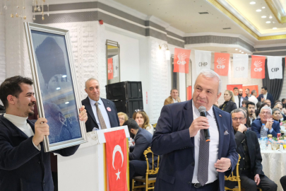Başkan Özdemir, CHP Yıldırım Örgütü’nün Dayanışma Yemeğine Katıldı