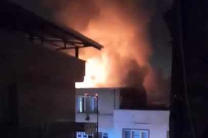 Bursa'da çatı yangını mahalleyi ayağa kaldırdı