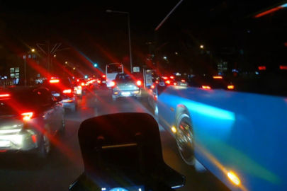 Antalya'da bir motorcu trafiği değil, zamanı açtı