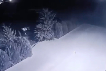 TIR'ın bariyerlere çarptığı kaza kamerada