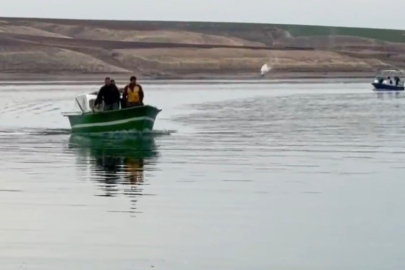 Adıyaman Kahta'da Açılan Tekne Alabora Olunca 1 Kişi Kayboldu