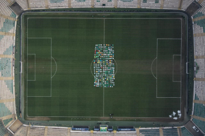 Bursa'da Timsah Arena'da Gerçekleşen Dev Koreografi Etkinliğinde 300 Forma Kullanıldı
