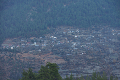Karaman'da kutupları aratmayan köyde 2 ay boyunca vatandaşlar gün boyu güneşi sadece 3 saat görüyor