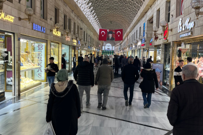 Vakıflardan yapılan yüzde 60 zam sonrası tarihi çarşıda dükkanlar bir bir kapanıyor