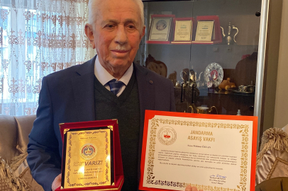 Yaşlı Adam Son Birikimini Jandarmaya Bağışladı