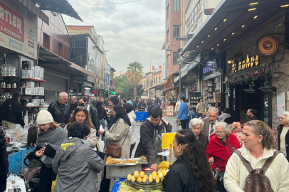 Yeni Yıl Öncesi Alışverişi Esnafı Mutlu Etti