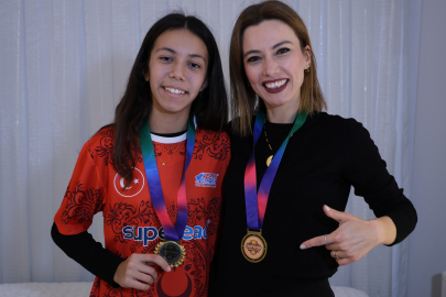 Adanalı Anne ile Kızından Büyük Başarı