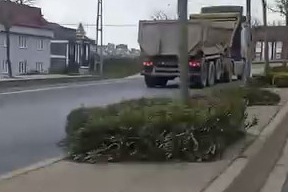 Kamyon şoförü ters yöne girip kilometrelerce ilerledi: O anlar kamerada