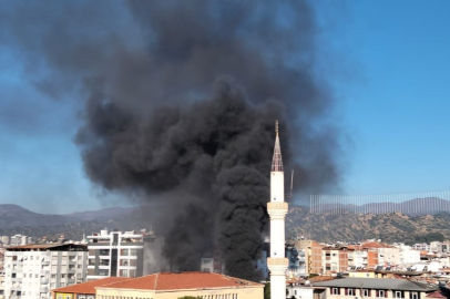 Eski Kütüphane Binası Alevlere Teslim Oldu