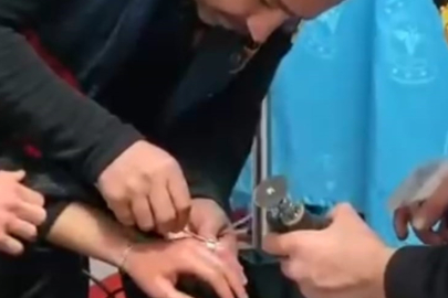 Parmağına sıkışan yüzüğü kendi imkanlarıyla çıkaramayınca itfaiye çağırdı