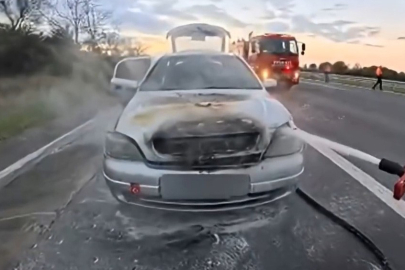 Seyir Halindeki Otomobil Alev Alev Yandı