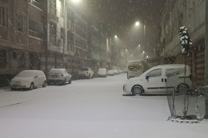 Şanlıurfa merkezde yıllar sonra ilk defa yoğun kar yağışı etkili oldu