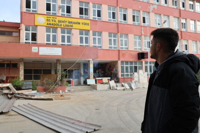 Yarım Asırlık Okul Yıkılıyor
