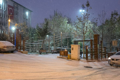 Buzlanma ulaşıma engel oldu: Araçlar ve sağlık ekipleri zorlandı