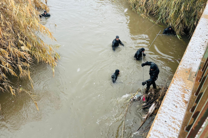 Sulama tahliye kanalına düşen araçta kaybolan vatandaşı arama çalışmaları aralıksız devam ediyor