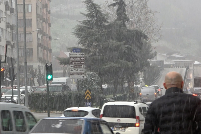 Bursa 5 Dakika İçinde Beyaza Büründü