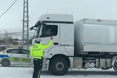 Kayseri-Malatya kara yolu büyük araç trafiğine kapatıldı