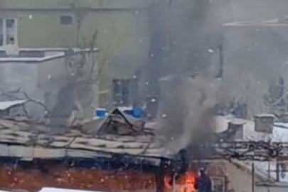 Bursa'da çatı katı yangını panik yarattı